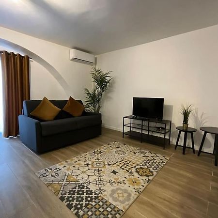 Ks Paris Studio Appart Near Station Gare Du Nord And Gare De L Est Екстериор снимка