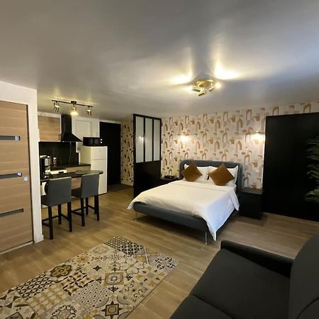 Ks Paris Studio Appart Near Station Gare Du Nord And Gare De L Est Екстериор снимка