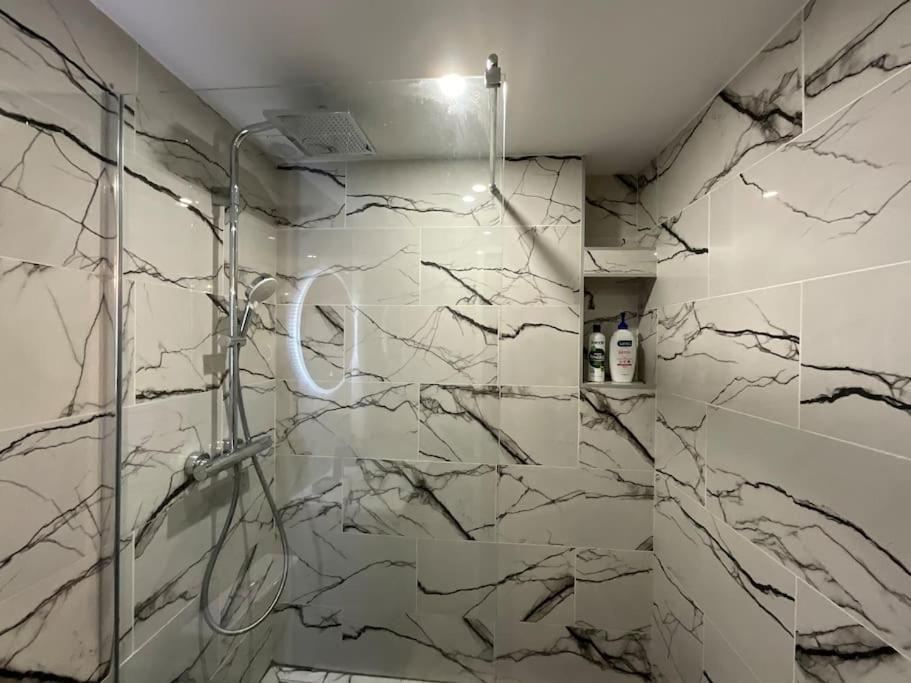 Ks Paris Studio Appart Near Station Gare Du Nord And Gare De L Est Екстериор снимка