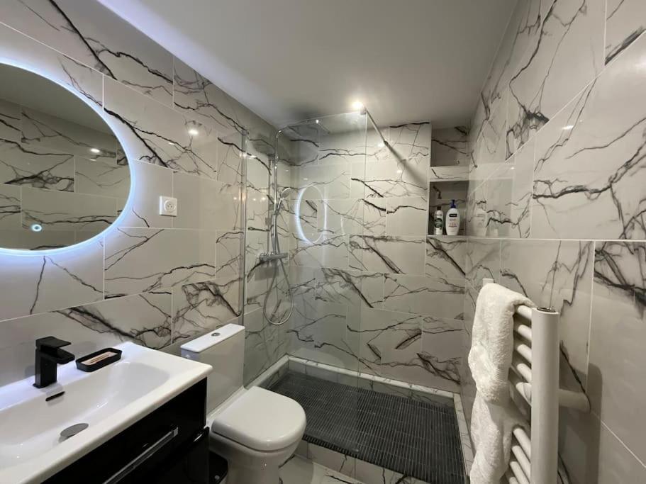 Ks Paris Studio Appart Near Station Gare Du Nord And Gare De L Est Екстериор снимка